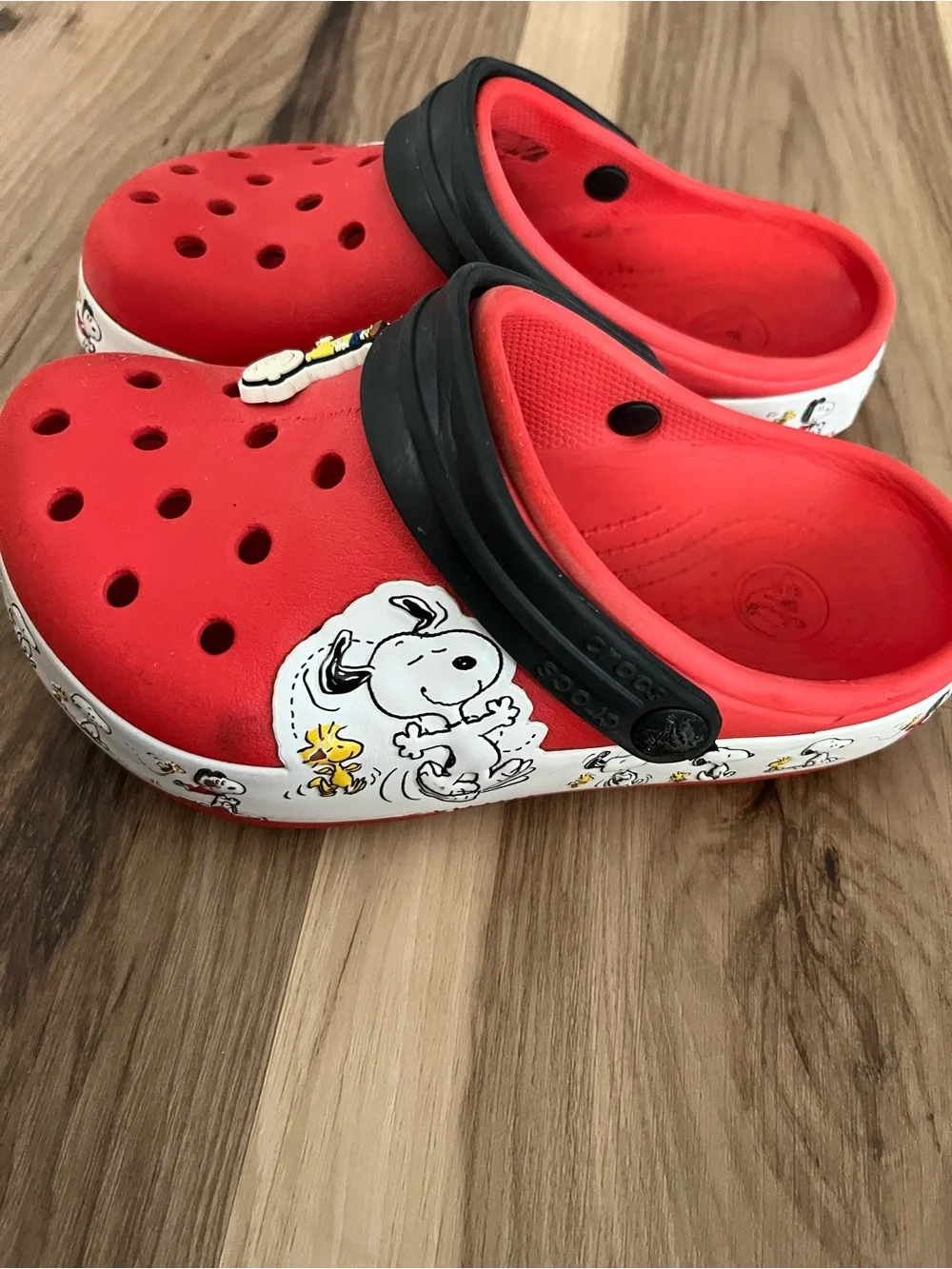 Kids Snoopy Woodstock Peanuts Crocs Red SIZE 1